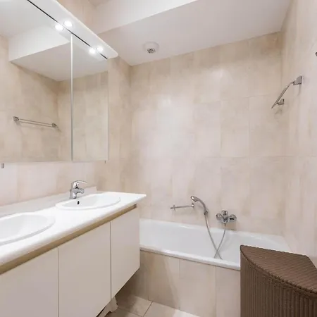 Apartment Guernsey 102 Located On The In *